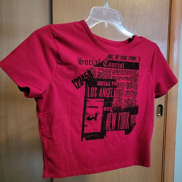 Social Tourist Red Crop T - Picture 2 of 4